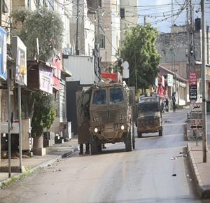 قوات الاحتلال خلال اقتحامها بلدة قباطية